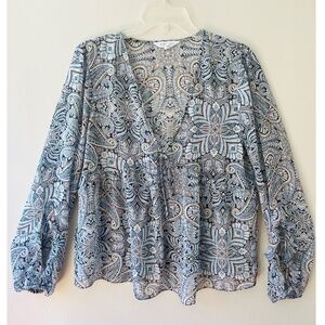 BCBGeneration Sz L Sheer Blue Paisley V Neck Blouse Top Loose‎ Fit